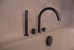 Water Revolution Flow 4-hole Bath Faucet for Bath Rim Mounting Black T138PR