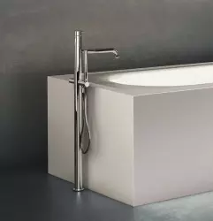 Waterevolution Flow freestanding bath mixer with hand shower brushed brass T133BB