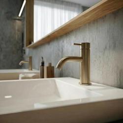 Waterevolution Flow umivalniška pipa iz brušenega medenine T110LE