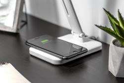 LED table lamp IZUKA, 6 W, 400 lm, CCT, inductive charging, white