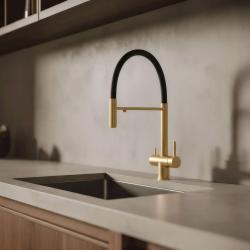 Pure.Sink Elite Steel Flex 3-smerni PVD krtačeno zlato kuhinjsko pipo z gibljivim izlivom in filtrirano vodo PS8110-60