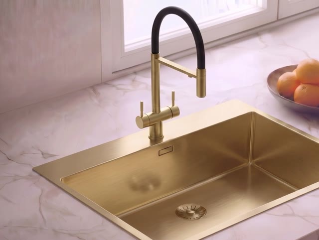 Pure.Sink Elite Steel Flex 3-weg PVD geborsteld goud keukenkraan met flexibele uitloop en Gefilterd Water PS8110-60