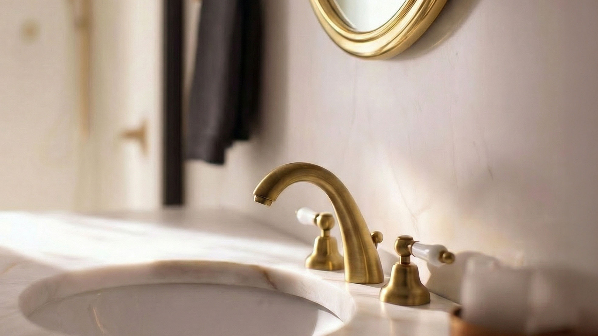 Mixing Metals: The Art of Combining Finishes in the Bathroom