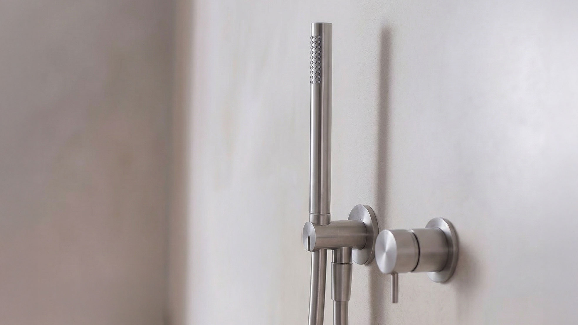 Rainfall vs Handheld Showers: Design Pros and Cons